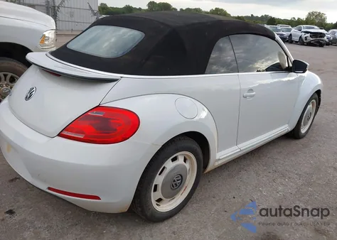 2015 Volkswagen Beetle 1.8T Classic из США, поврежденный, VIN 3VW517ATXFM810985